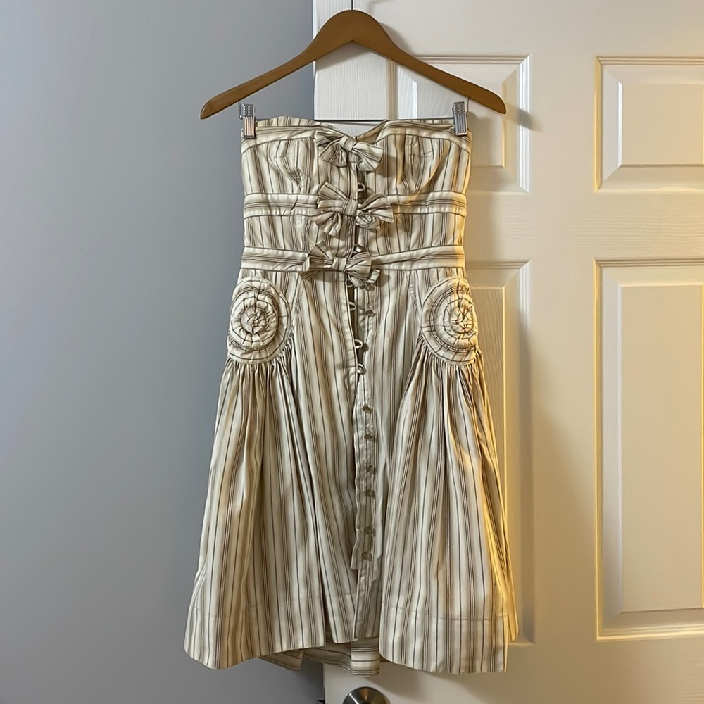 Strapless dress
